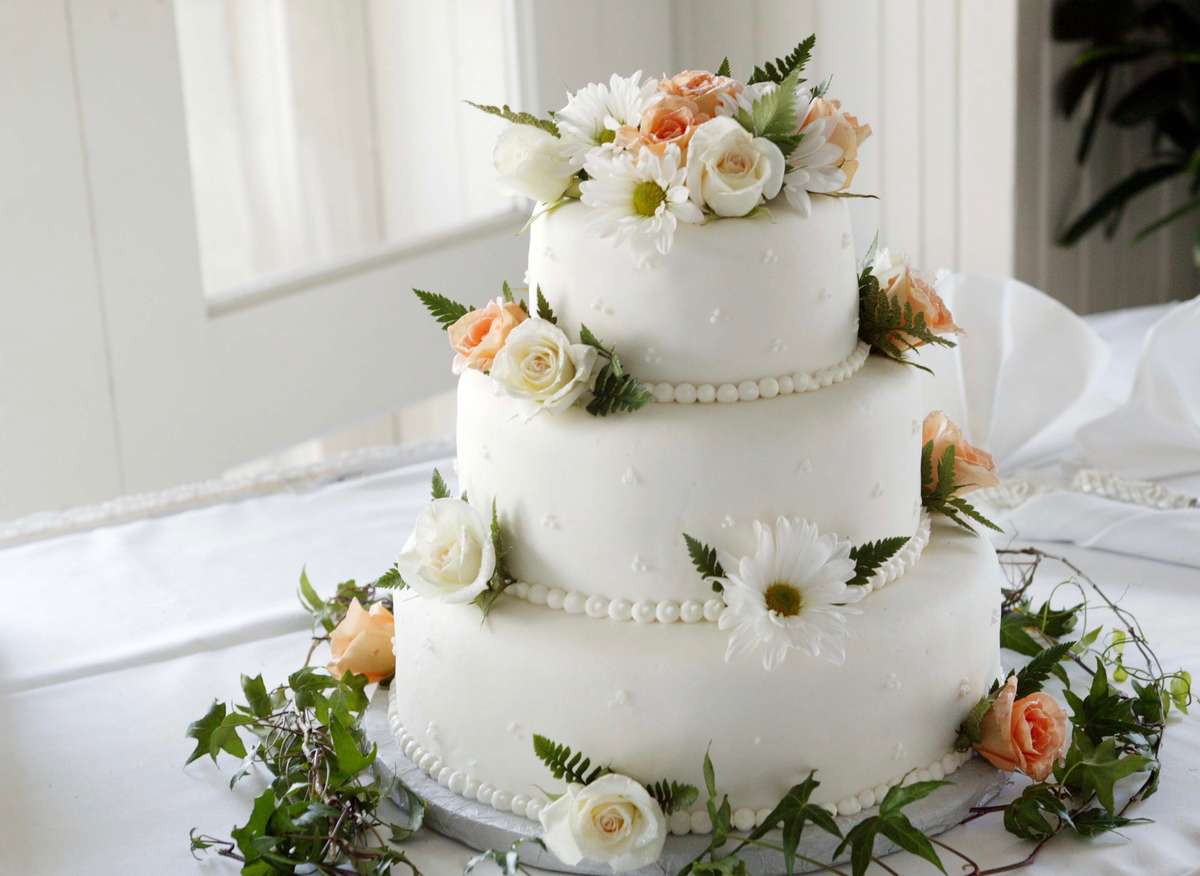 Cakes - La Notte Weddings & Banquets - Caterer in East Windsor, CT