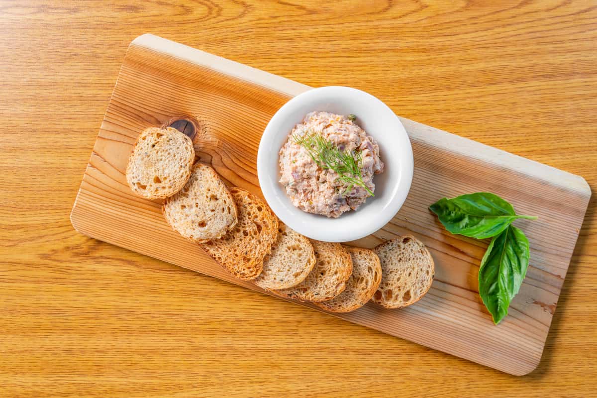 Crackers & Dip