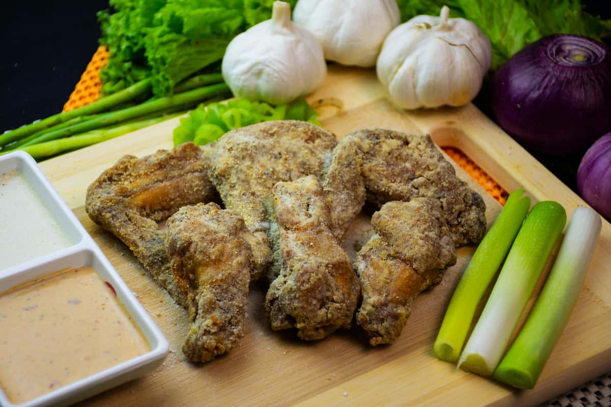Chicken wings with celery