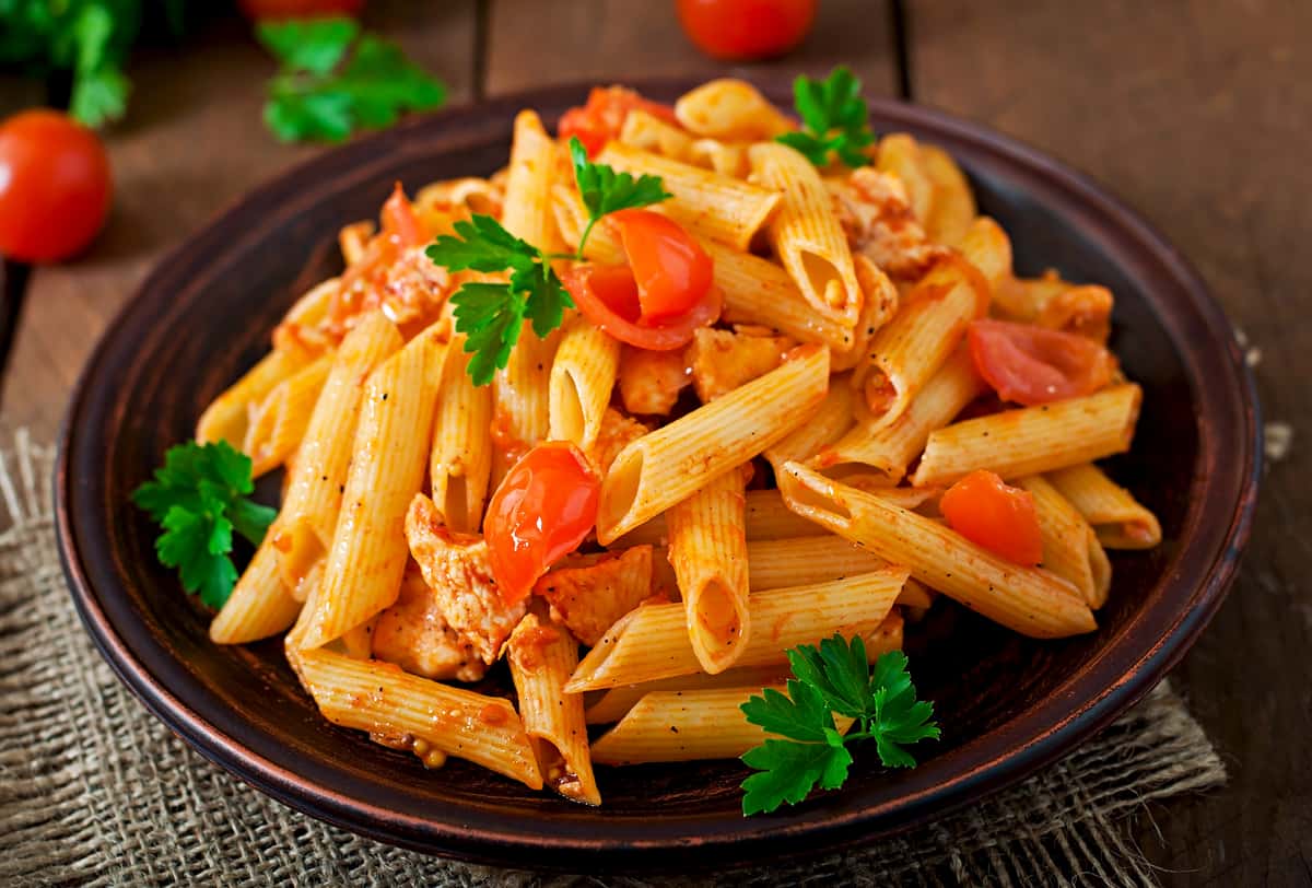 Pasta with tomato sauce and chicken