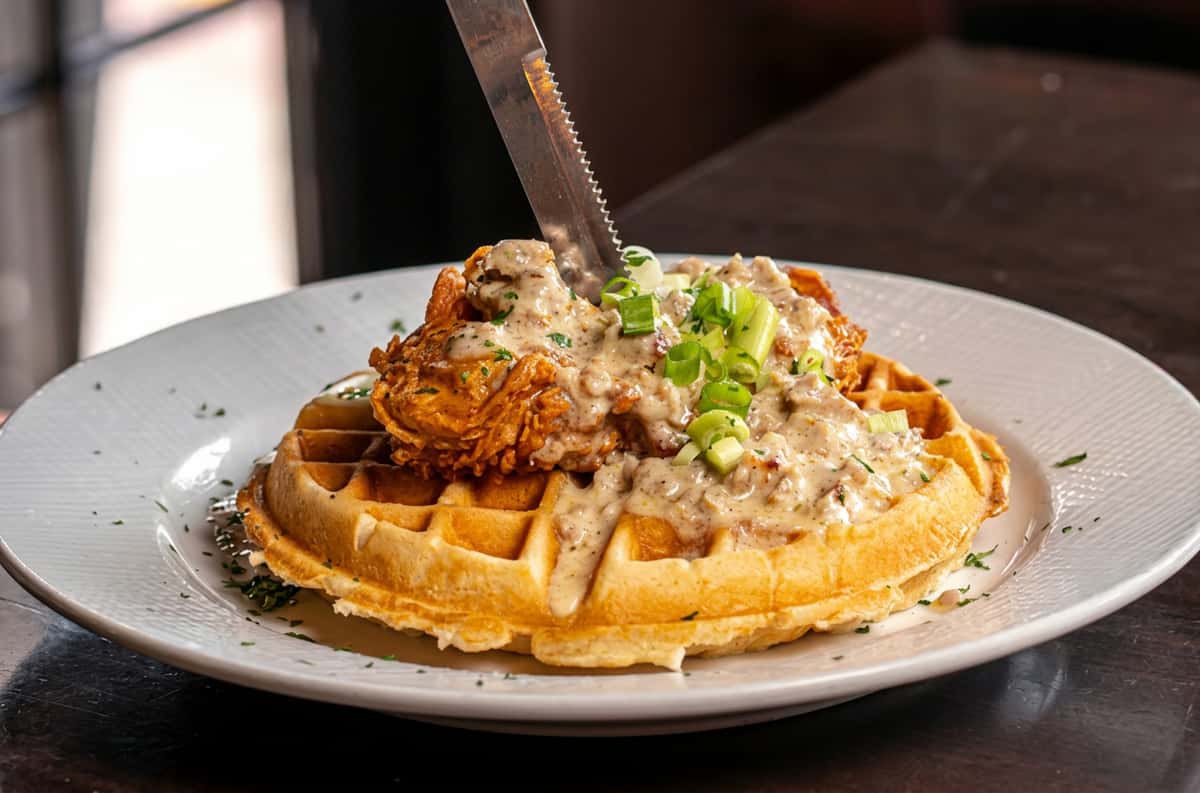 chicken-waffles-gravy