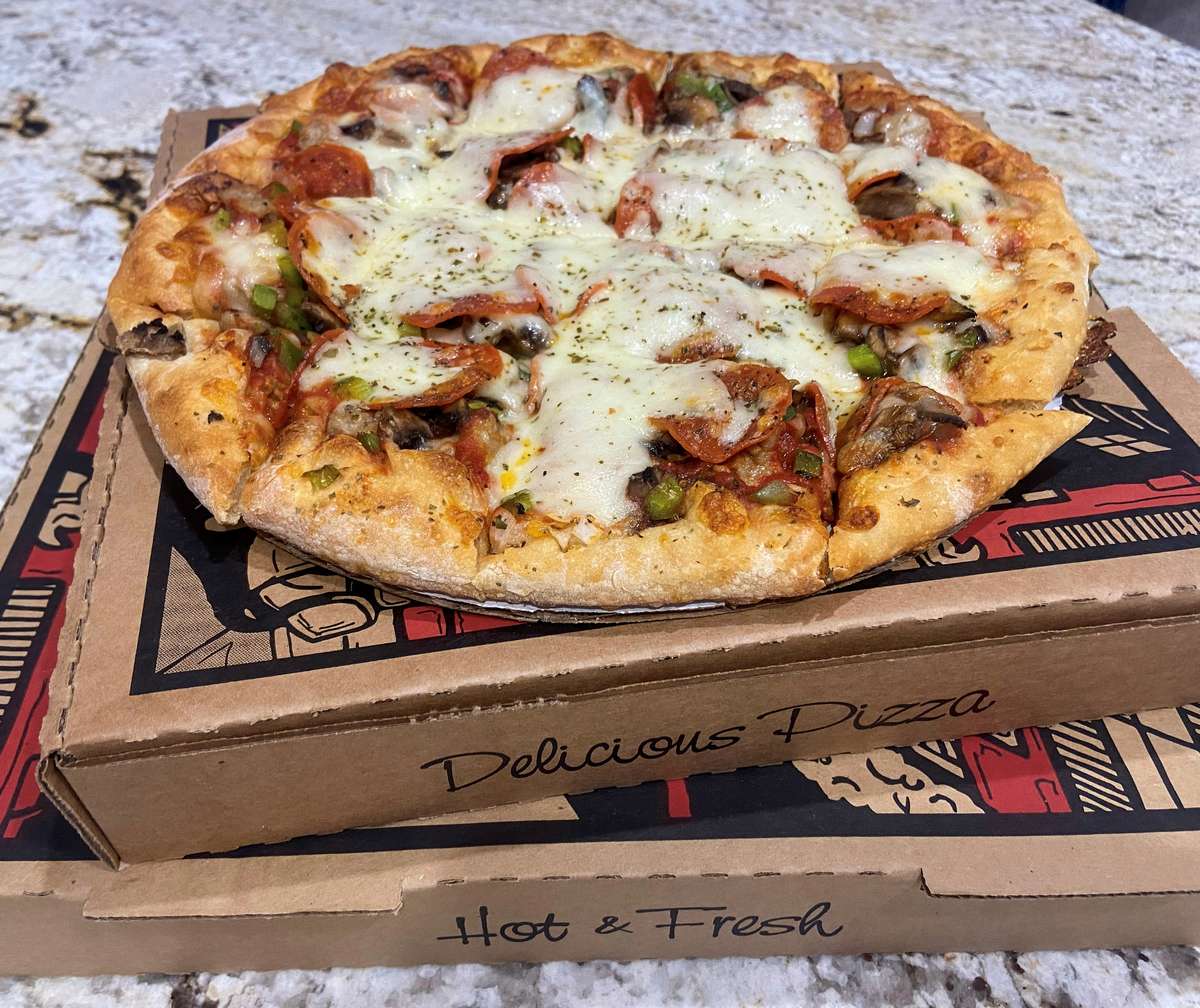 deluxe pizza