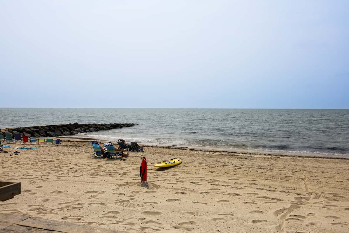beach hour