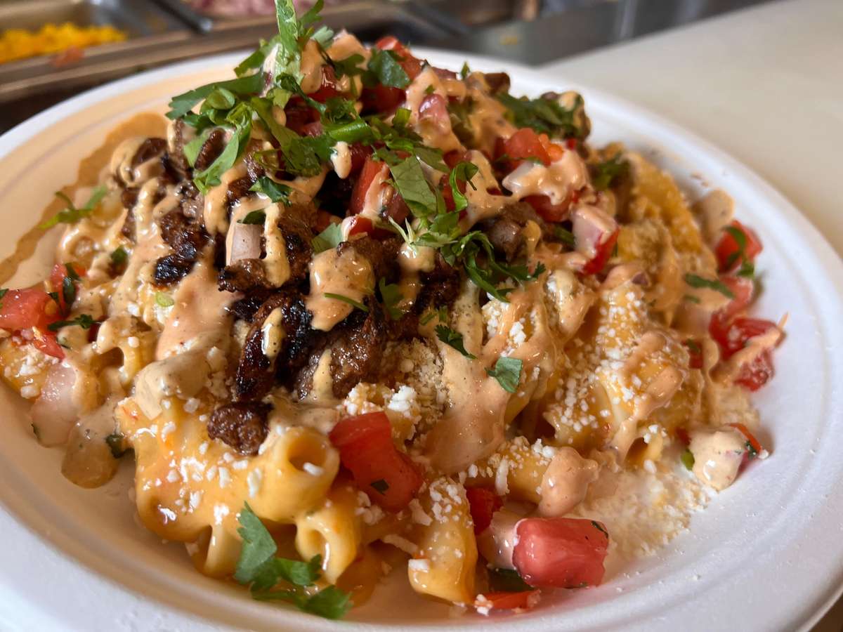 STEAK & BLUE MAC