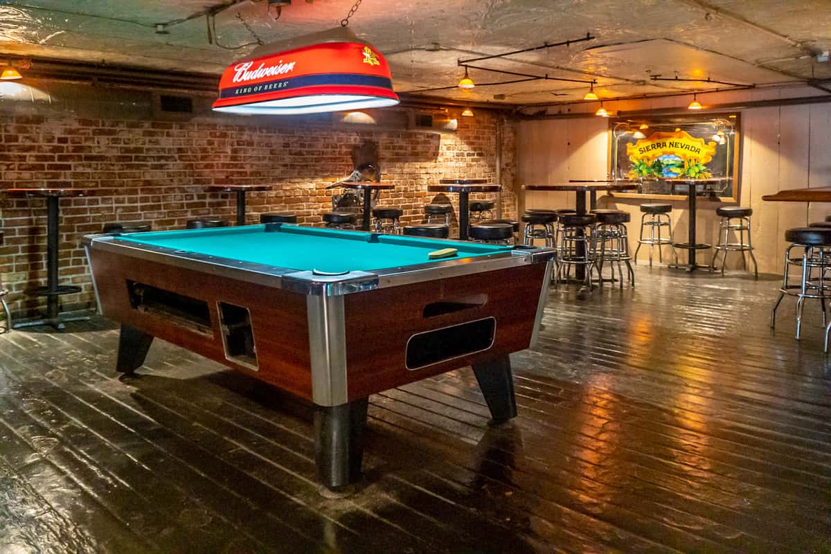pool table 