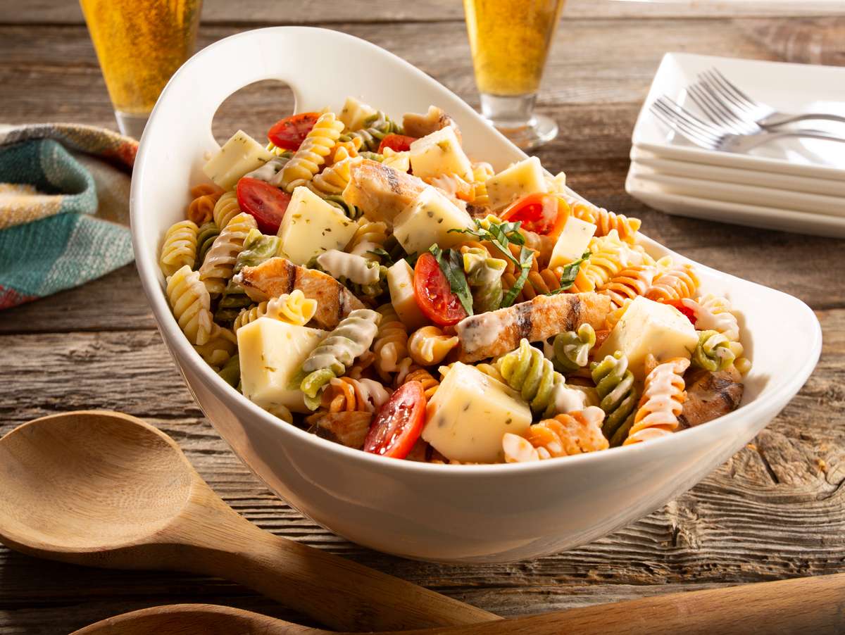 pasta salad, gouda