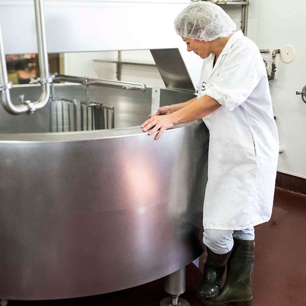 MARIEKE MAKING CHEESE
