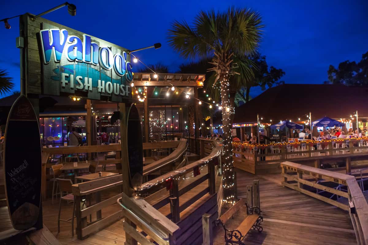 Entertainment Wahoos Fish House Seafood Restaurant In Murrells 