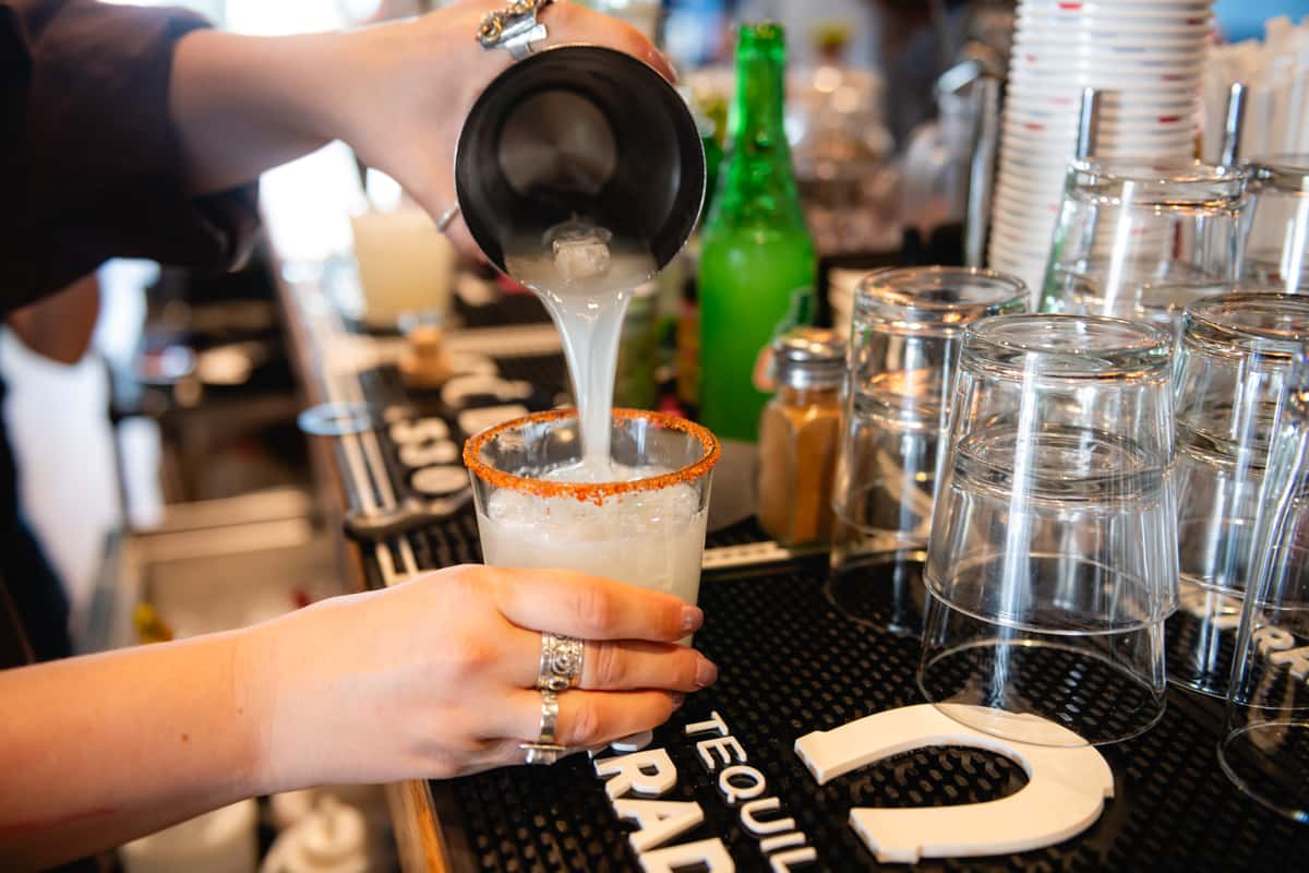 Pour