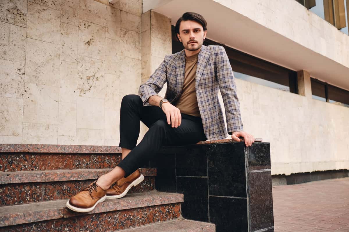 fashionable men's resort-style outfit