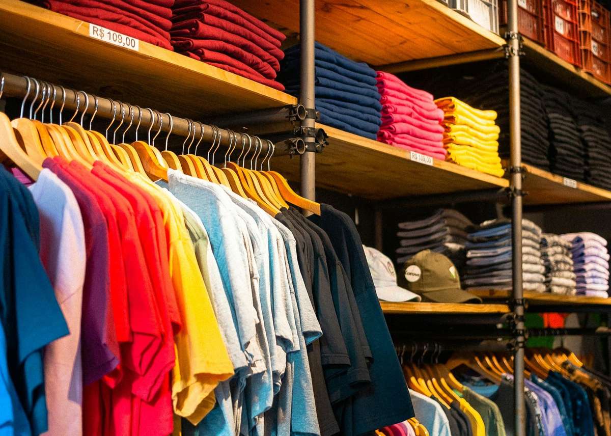 Shelving of blank t-shirts and folded t-shirts