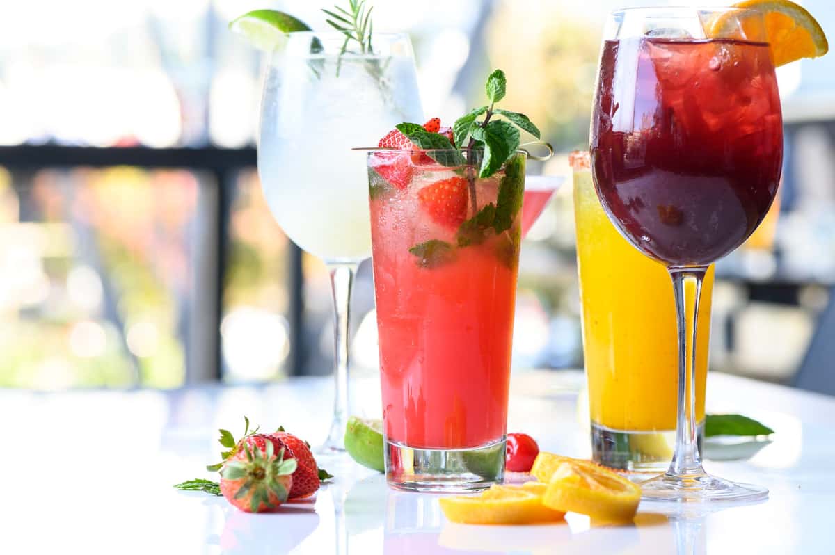cocktails - happy hour in pleasant hill