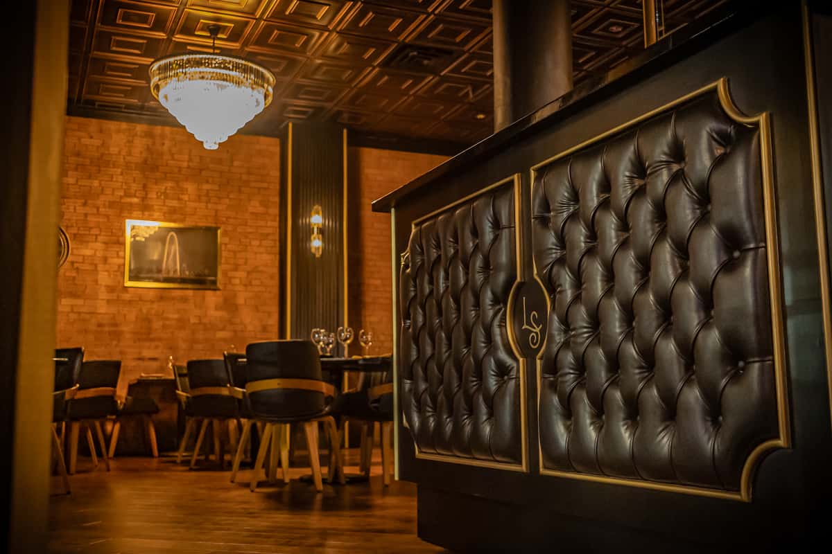 Liam's Steakhouse Entrance Hostess Booth Dining Room