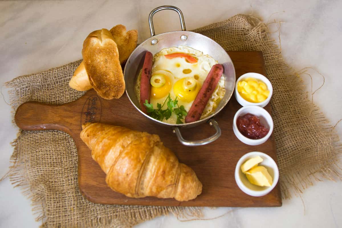 Breakfast on a board