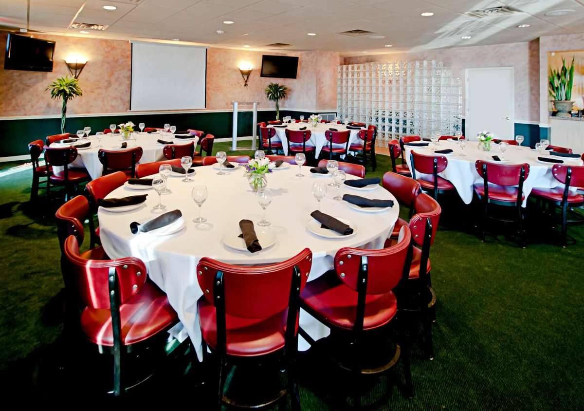 banquet tables setup