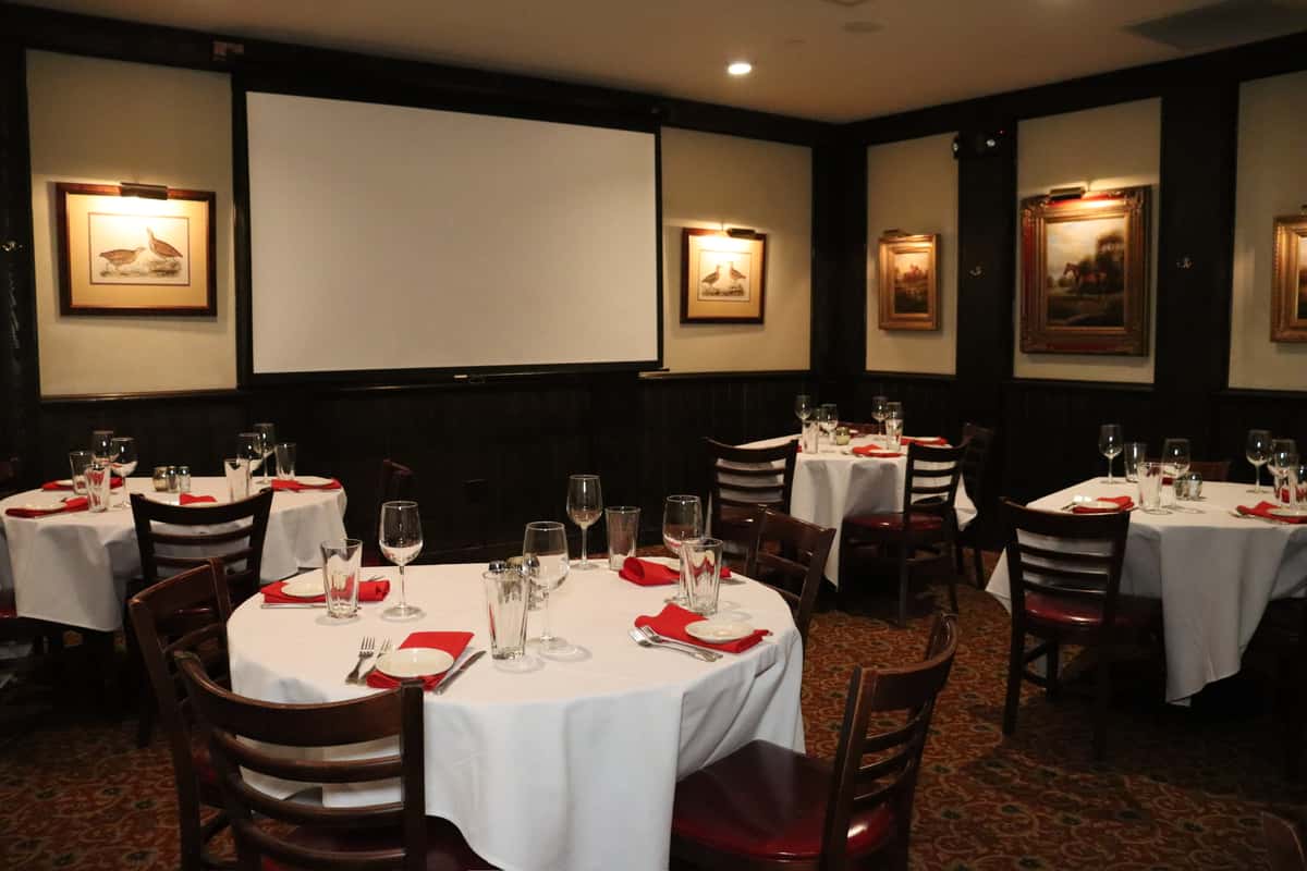 Houston Thomas 1 Room (Private Room): CAPACITY 24 Seated Multi-Configurable MINIMUM Contact for Pricing AV