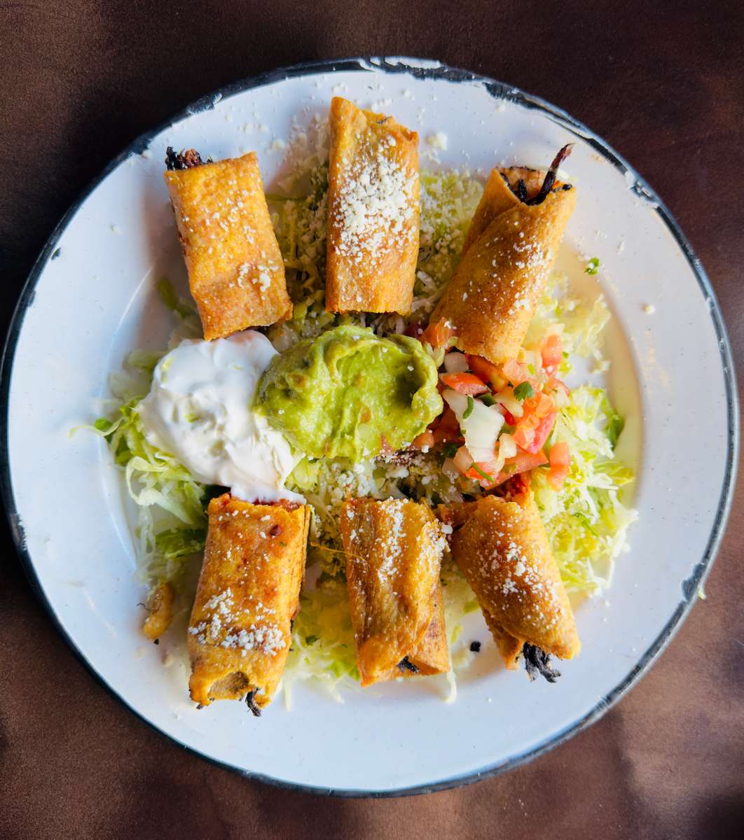 Tinga Taquitos