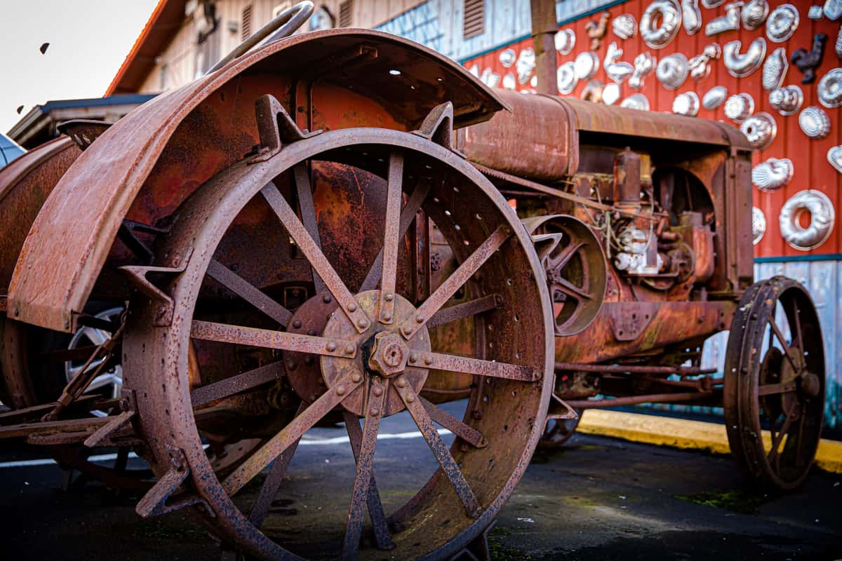 Rusty Tractor Family Restaurant Diner in Elma, WA
