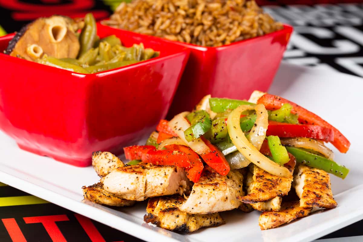Grilled chicken with onions and peppers