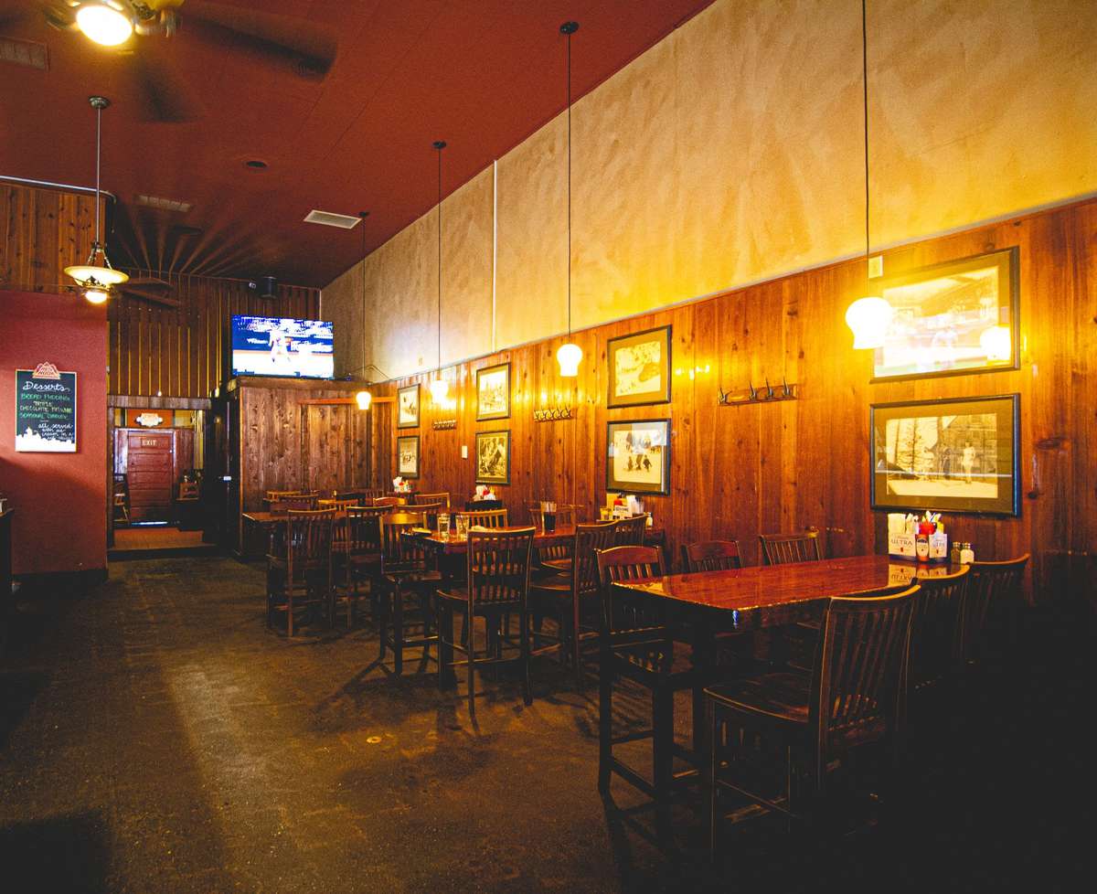 Rainier Bar & Grill dining room