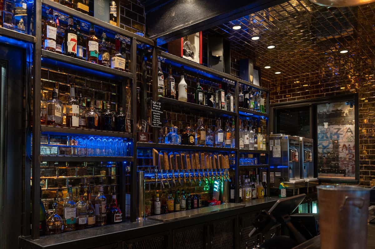 Bar