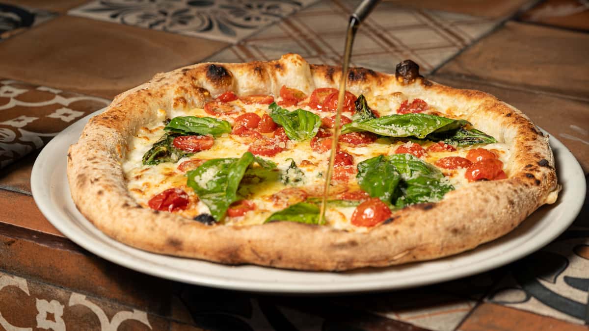 delicious-neapolitan-pizza