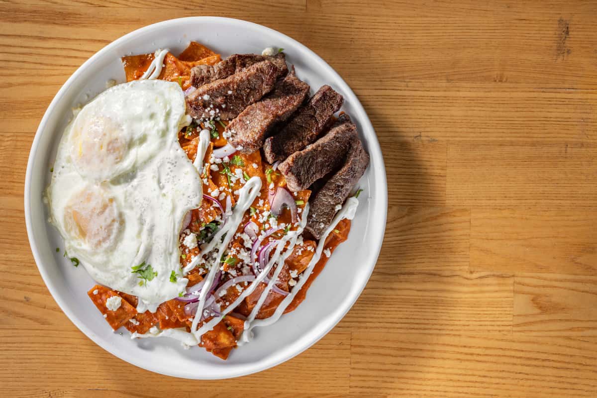 Chilaquiles red