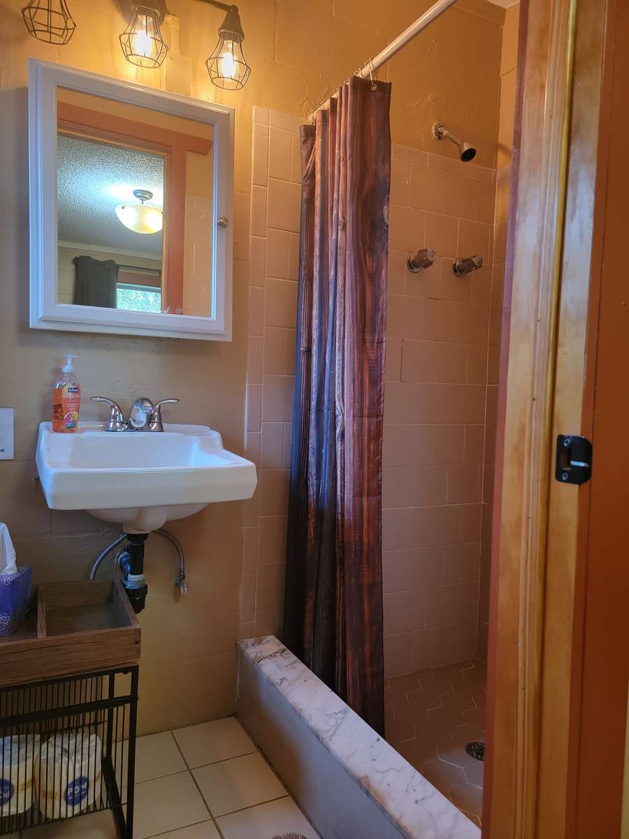 bathroom1