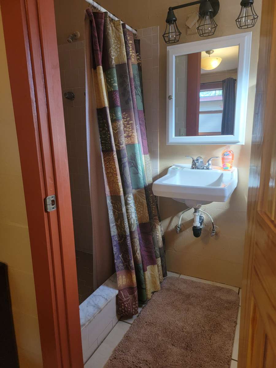 bathroom2