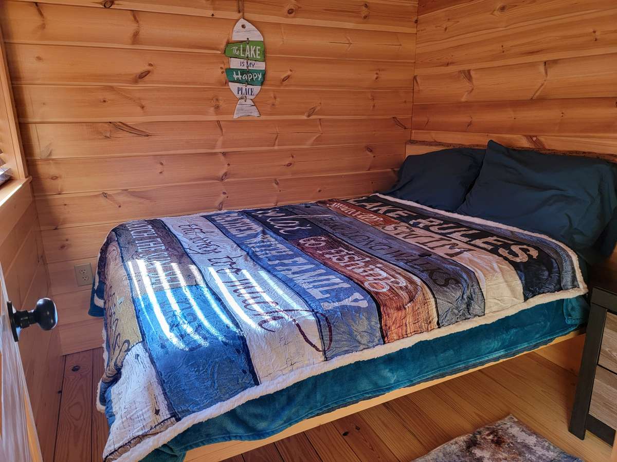2nd bedroom