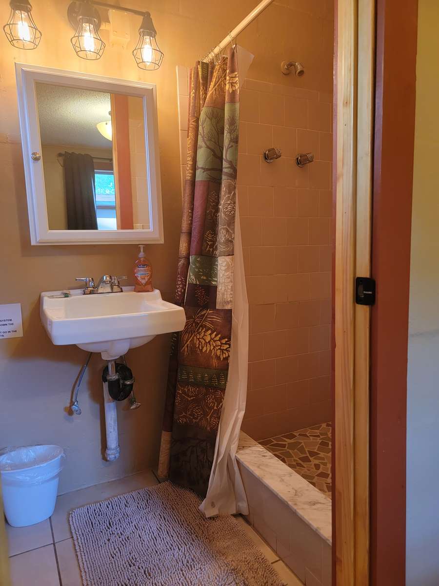 bathroom2