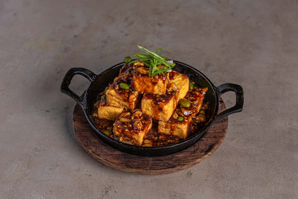Fried tofu with sauce