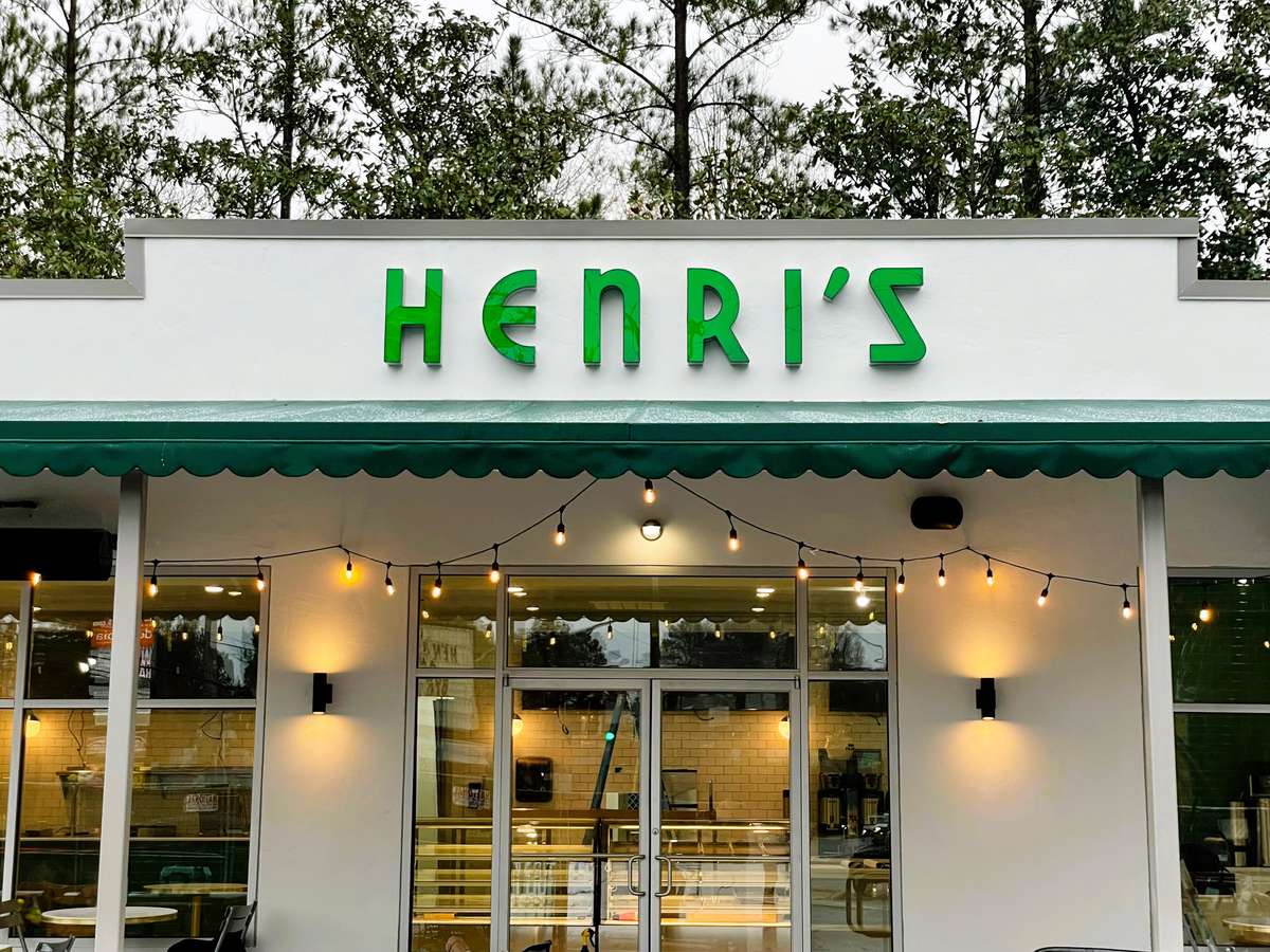 Henri's Bakery & Deli