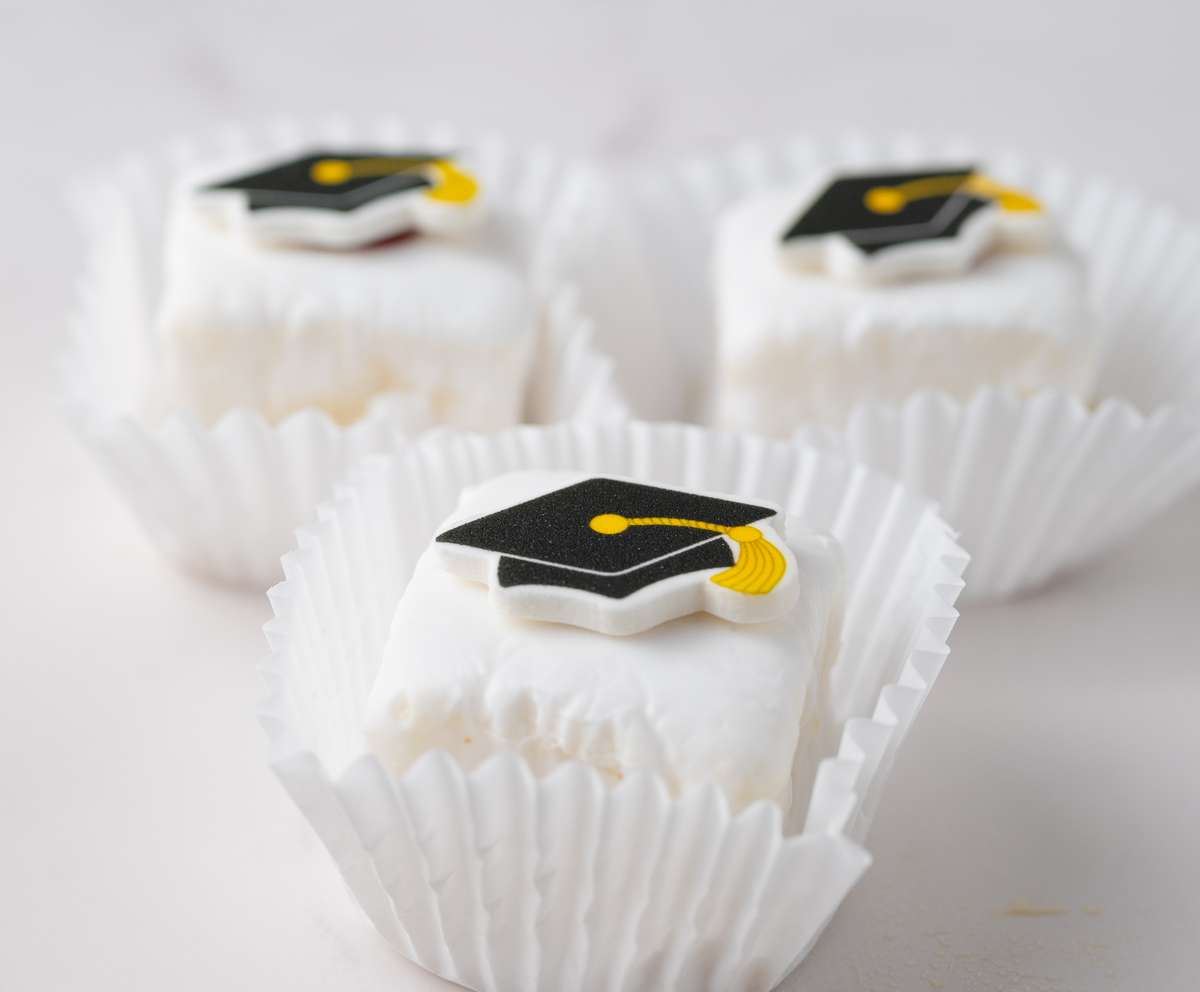 Graduation Petit Fours