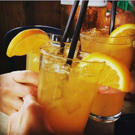 3 drinks cheersing