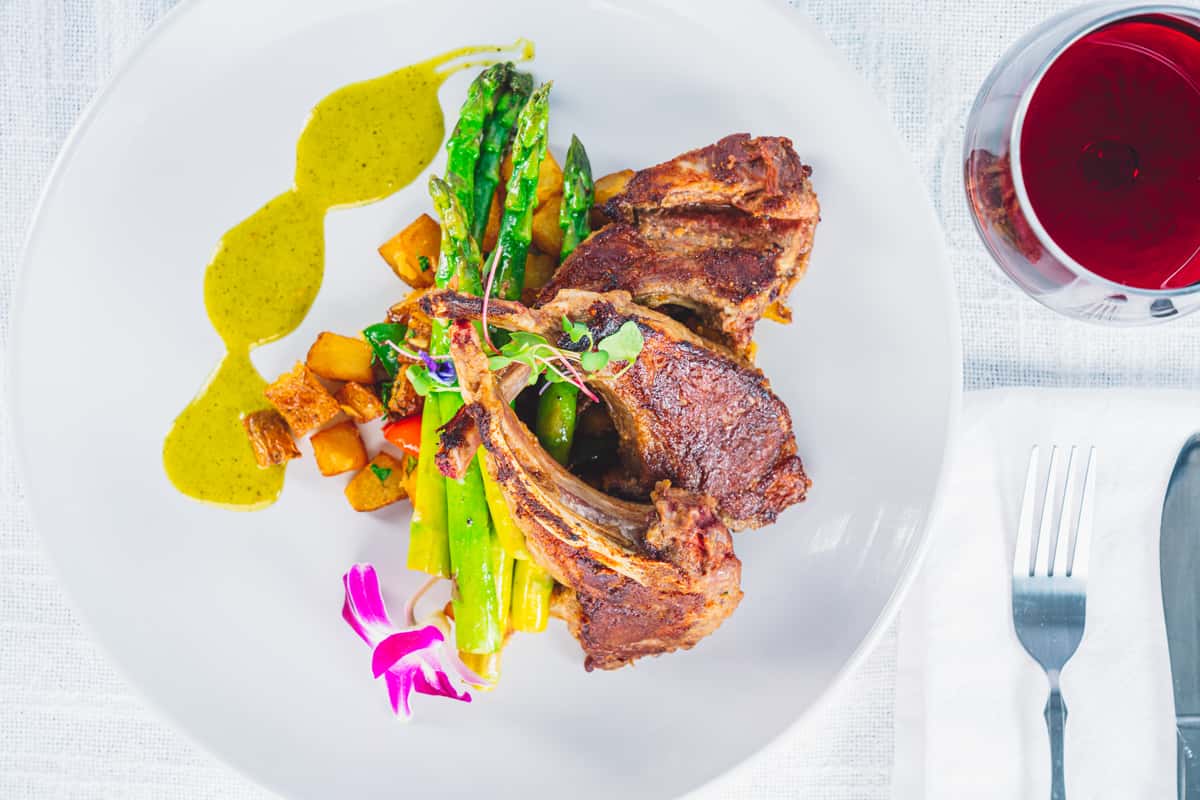 Bellos Lounge & Restaurant