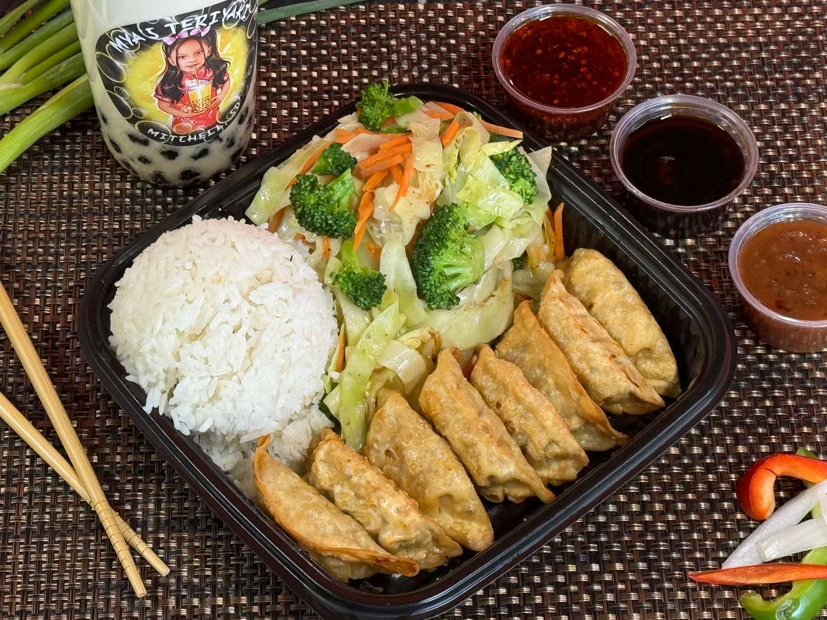 Pork Gyoza's Plate