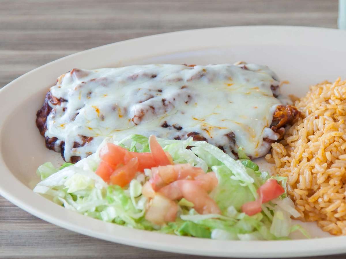 Planning Your Cinco de Mayo Food Menu: Authentic vs. Tex-Mex