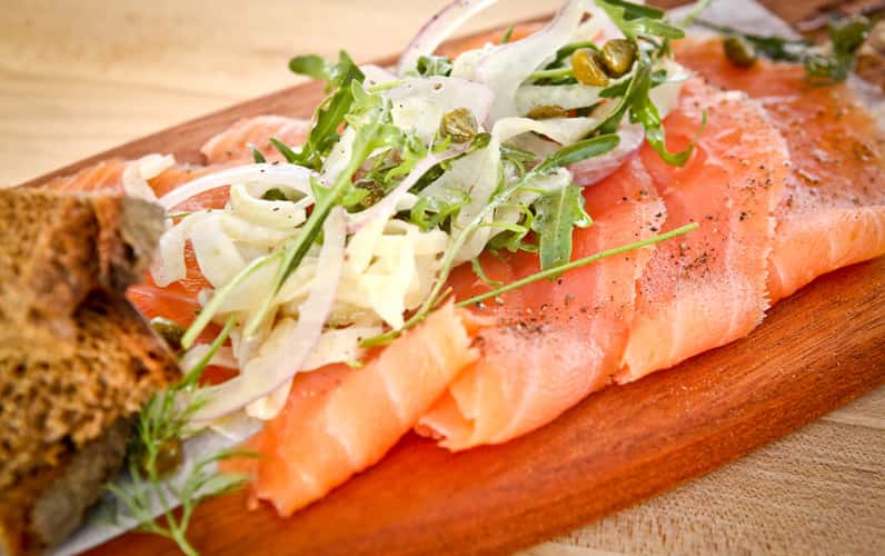 thin sliced salmon with bread