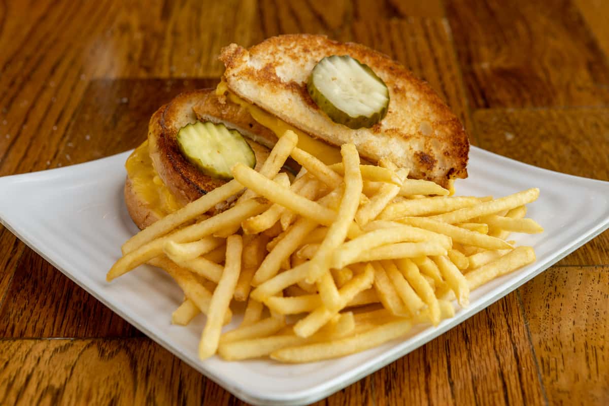 grilled cheese and chips