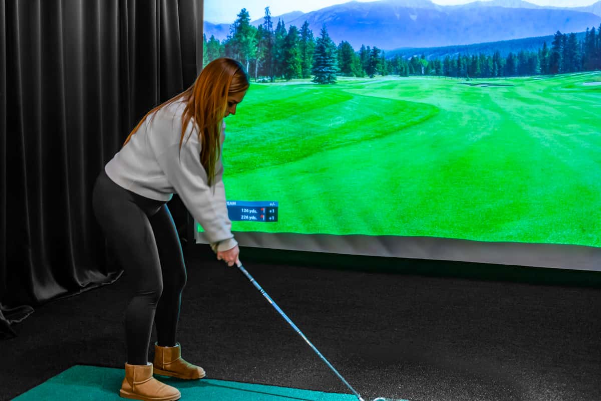 Interior Ready to Swing Golf Fondahn