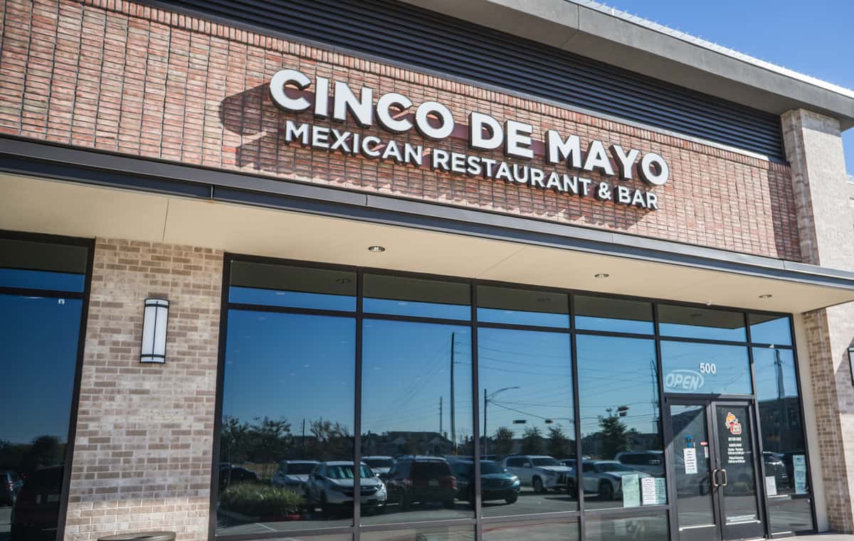 Welcome to Cinco de mayo Mexican restaurant and Bar