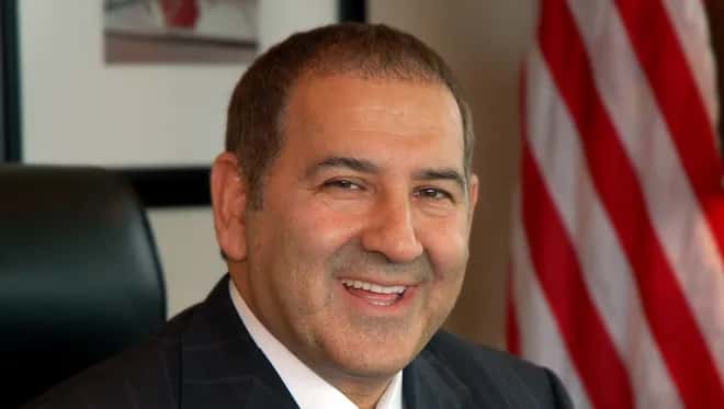 headshot of David Davoudpour