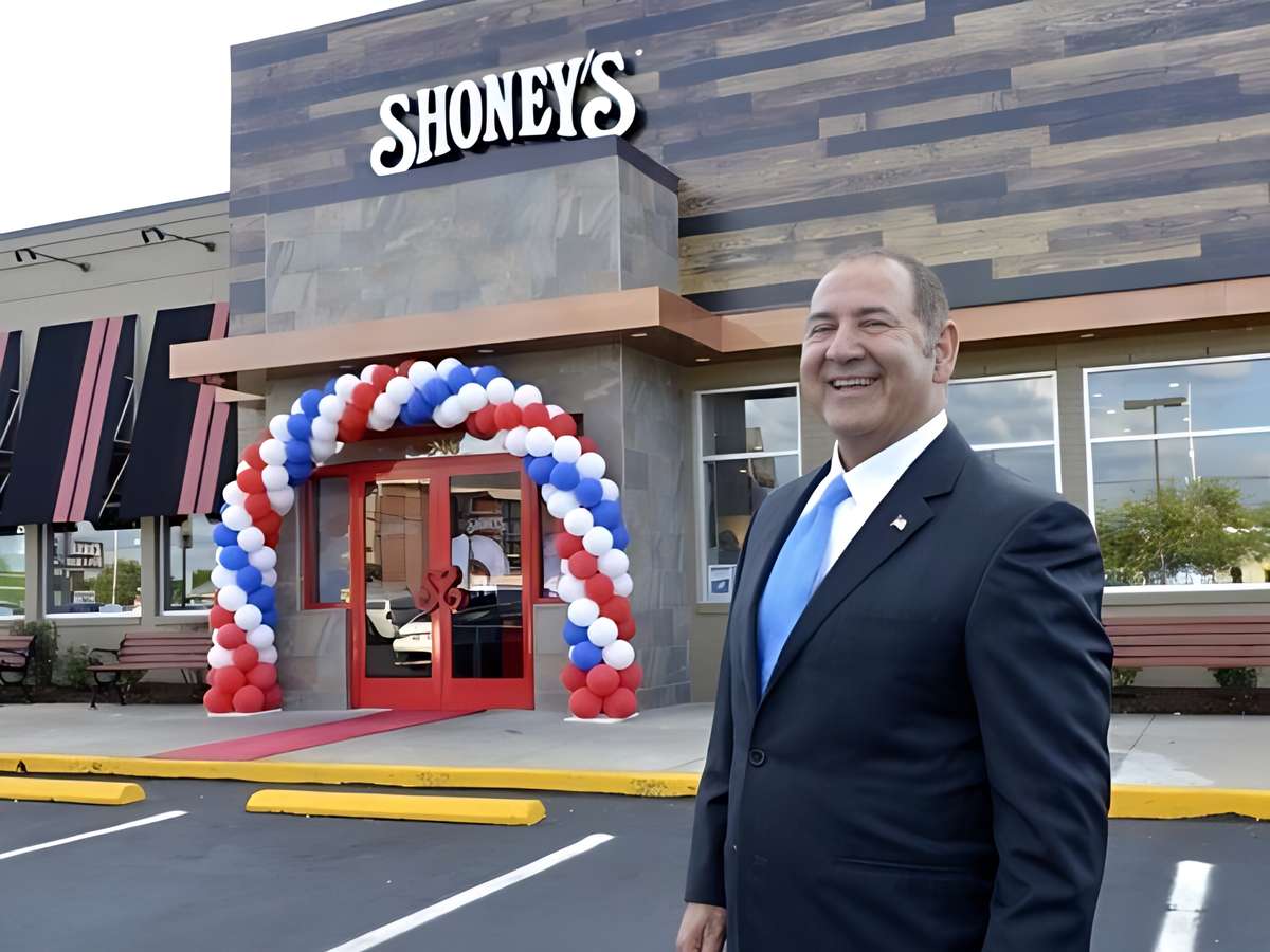 David Davoudpour, Shoney's CEO