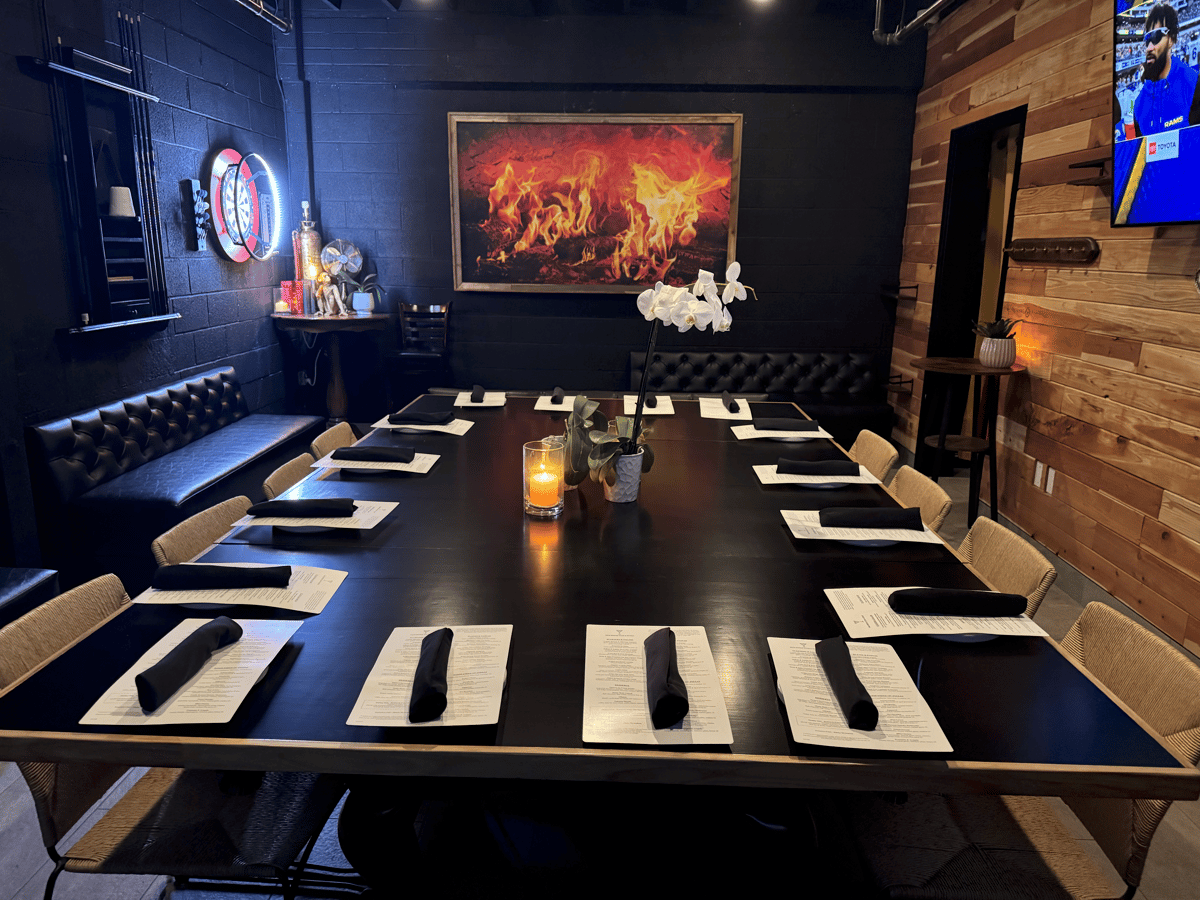 Parlor Mae Maes Den 2.png