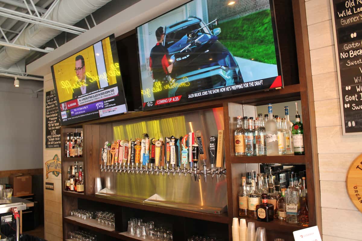 bar