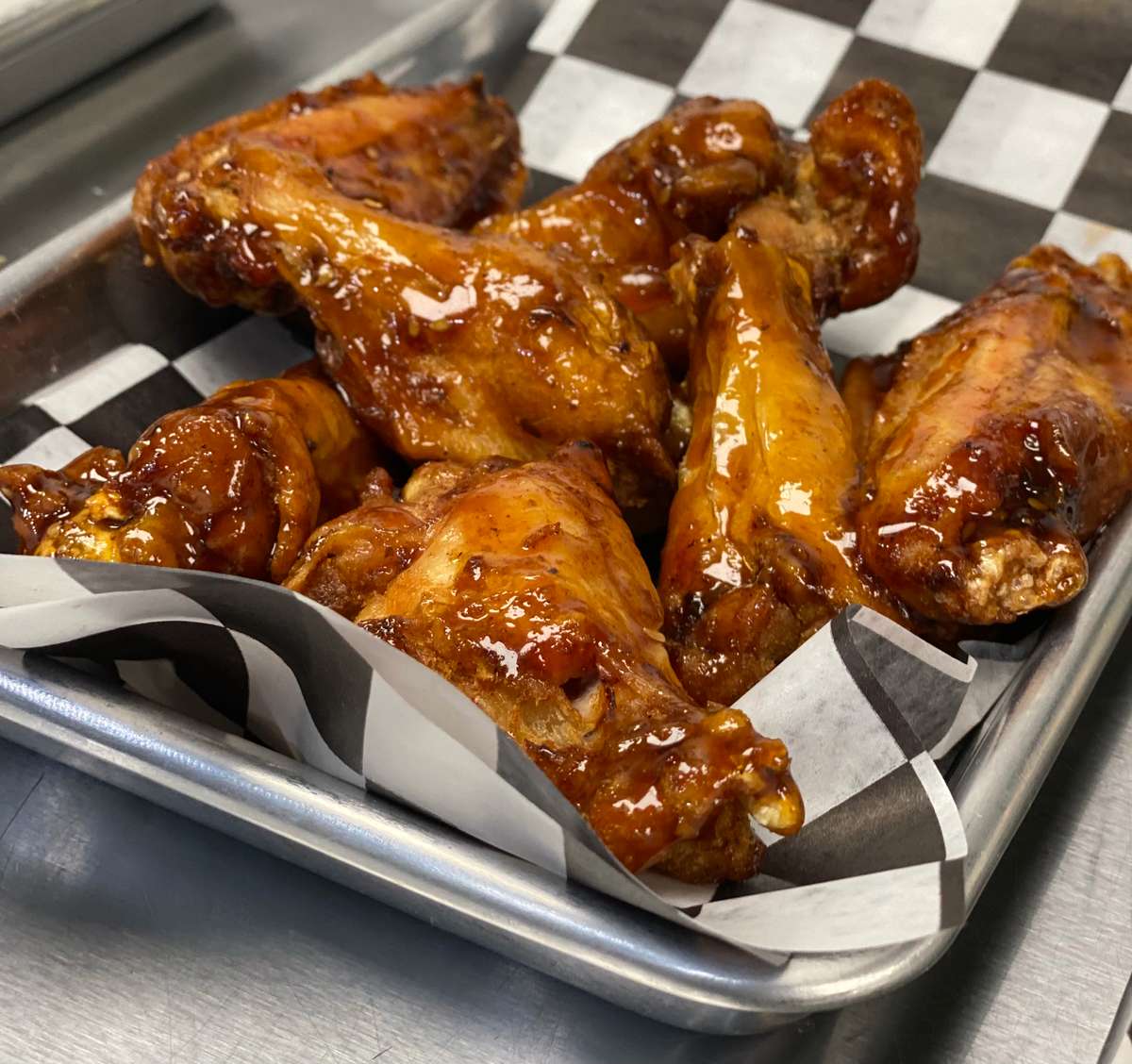 Traditional Jumbo Wings Midtown Tavern American Restaurant in