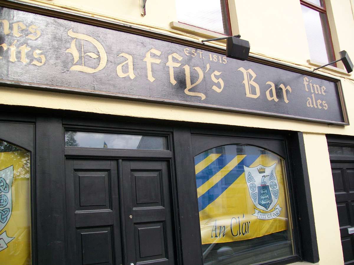 Daffy's Bar