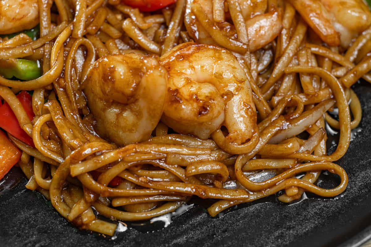 Drunken Noodles With Linguini And Shrimp