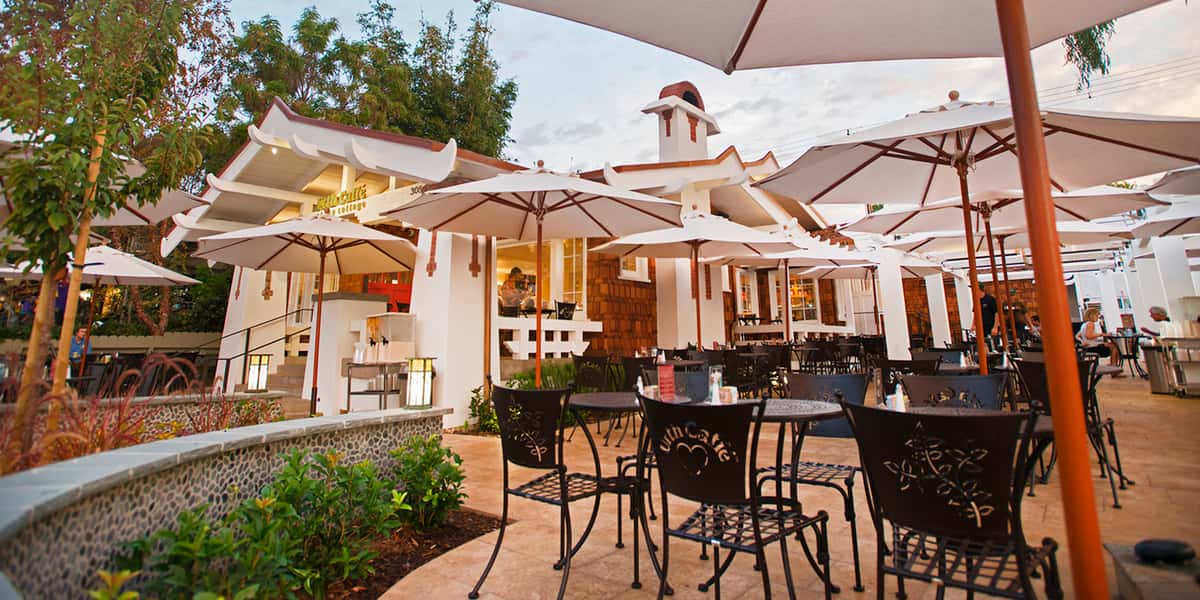 Urth Laguna Beach outside patio with tables and chairs